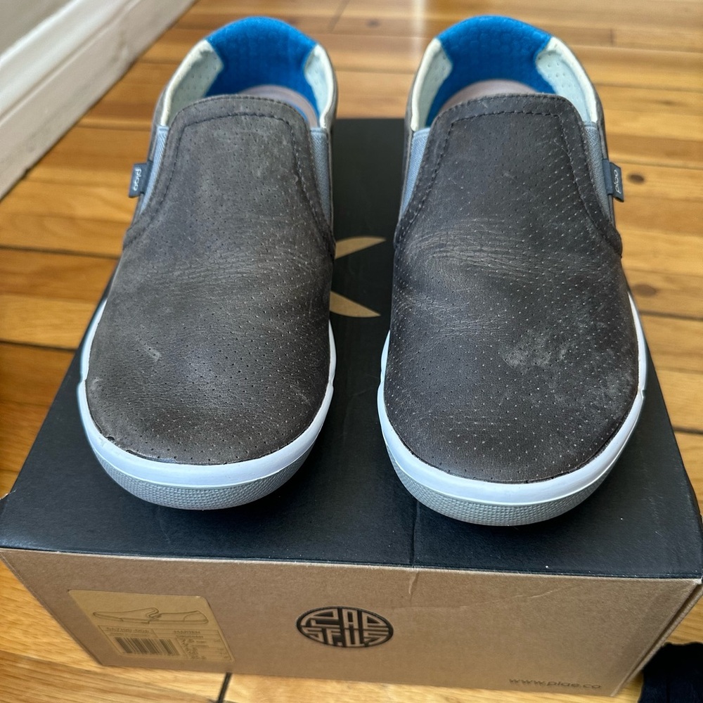 NWOT PLAE Obsidian Marten SlipOn Distress Leather Sneakers Size 7.5 men/9 women.